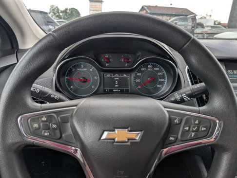 Used 2018 Chevrolet Cruze LT image 16