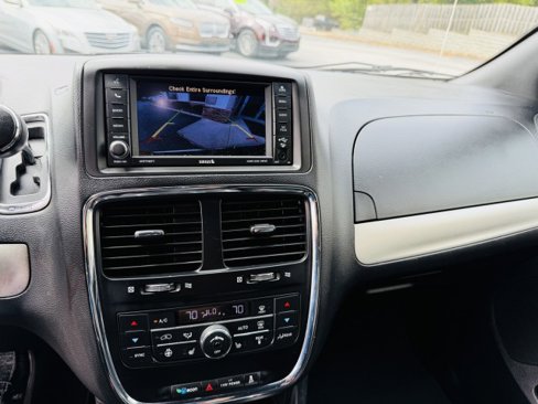 Used 2019 Dodge Grand Caravan GT image 12