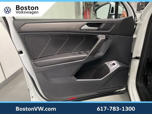Used 2022 Volkswagen Tiguan SE w/ Panoramic Sunroof Package image 20