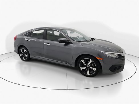Used 2018 Honda Civic Touring image 4