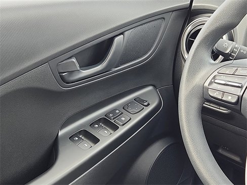 Certified 2023 Hyundai Kona SE image 11