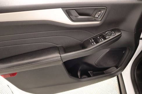 Used 2022 Ford Escape SE image 15