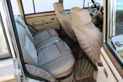 Used 1990 Jeep Grand Wagoneer image 27