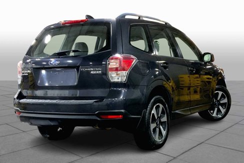 Used 2017 Subaru Forester 2.5i w/ Alloy Wheel Package image 12