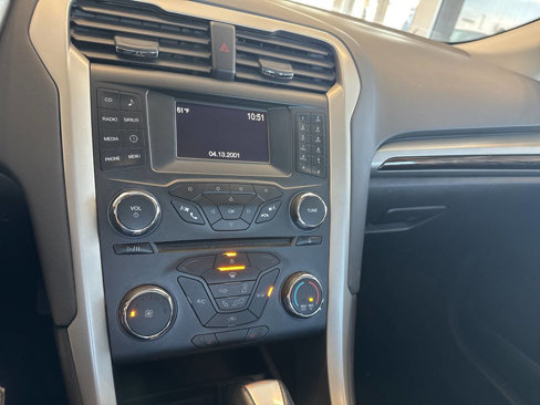 Used 2015 Ford Fusion SE w/ Equipment Group 202A image 27