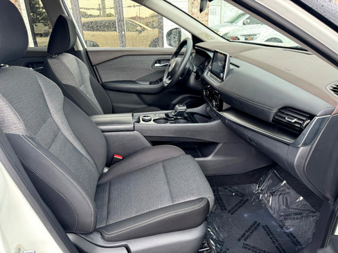 Used 2021 Nissan Rogue SV image 29