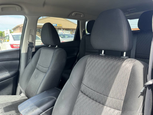 Used 2019 Nissan Rogue SV image 13