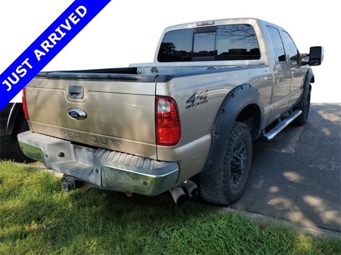 Used 2014 Ford F250 Lariat w/ Lariat Interior Package image 4