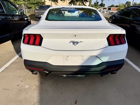 Used 2024 Ford Mustang Premium image 6
