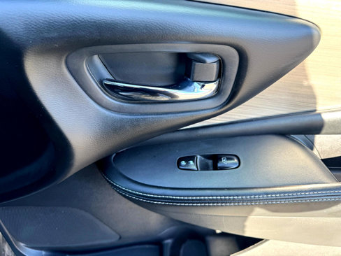 Used 2016 Nissan Murano SV w/ Premium Package image 34