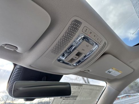 New 2025 Mercedes-Benz GLB 250 4MATIC image 27