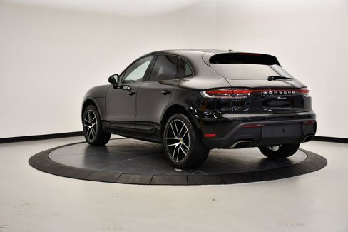 Certified 2023 Porsche Macan image 3