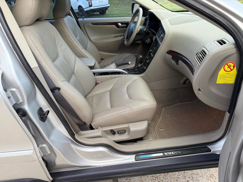 Used 2004 Volvo XC70 image 37