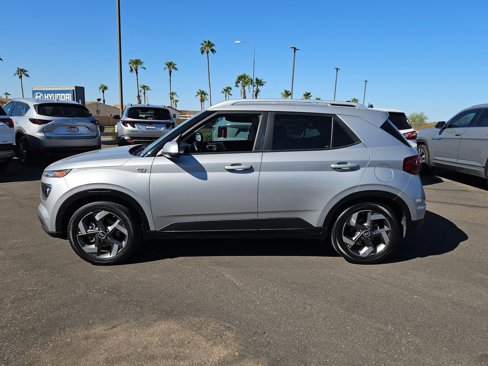 Used 2022 Hyundai Venue SEL image 9