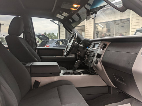 Used 2017 Ford Expedition XLT image 21