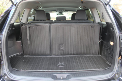 Used 2019 Toyota Highlander LE image 6