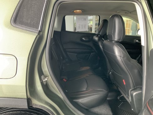 Used 2018 Jeep Compass Trailhawk image 17