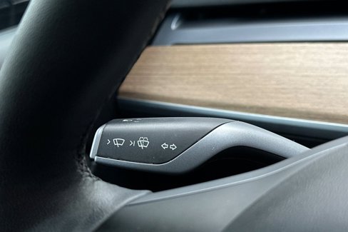 Used 2022 Tesla Model Y Long Range image 26