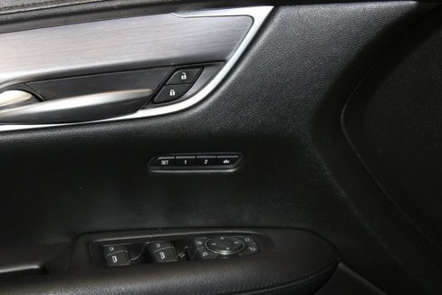 Used 2018 Cadillac XT5 Luxury w/ Driver Awareness Package image 22