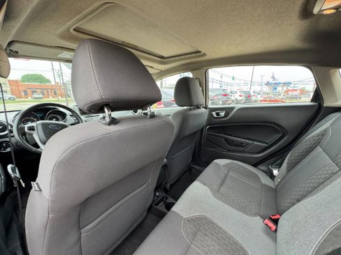 Used 2015 Ford Fiesta SE w/ Equipment Group 201A image 13