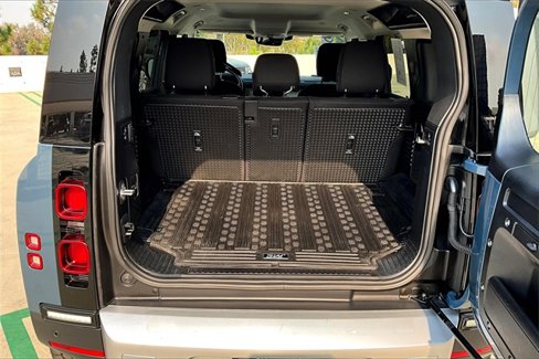 Used 2023 Land Rover Defender 110 image 22