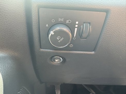 Used 2021 Jeep Grand Cherokee Laredo X image 30