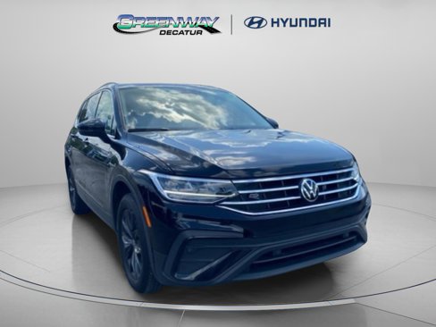 Used 2024 Volkswagen Tiguan SE image 2