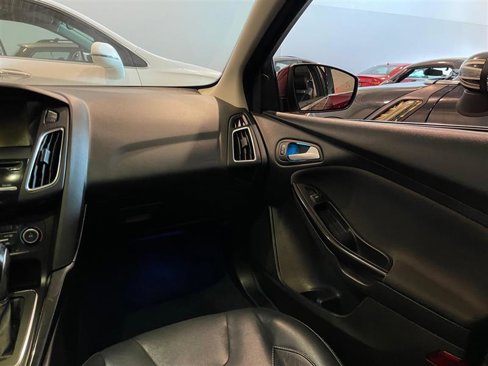 Used 2017 Ford Focus Titanium w/ Titanium Technology Package image 43