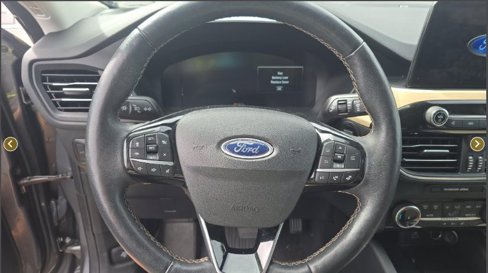 Certified 2022 Ford Escape Titanium w/ Titanium Elite Package image 10