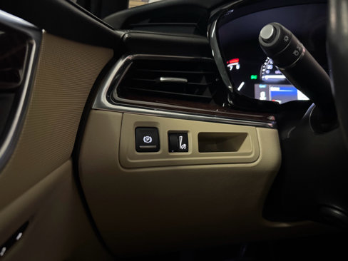 Used 2018 Cadillac XT5 Premium Luxury image 16