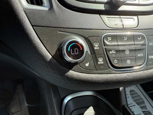 Used 2022 Chevrolet Malibu LT image 50