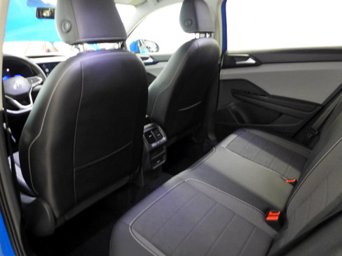 Used 2022 Volkswagen Taos SE w/ Panoramic Sunroof Package image 51
