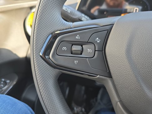 New 2026 Chevrolet Trax LT w/ Sunroof Package image 20