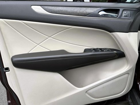 Used 2019 Lincoln MKC Reserve w/ MKC Climate Package image 15