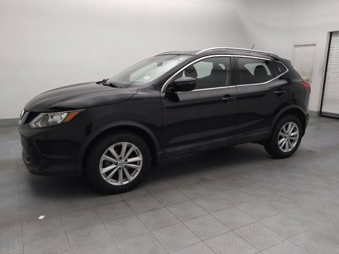 Used 2018 Nissan Rogue Sport SV image 2