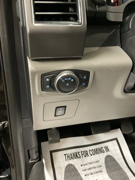 Used 2017 Ford F150 XLT w/ Equipment Group 302A Luxury image 8