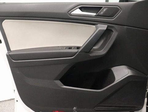 Used 2019 Volkswagen Tiguan SE image 12