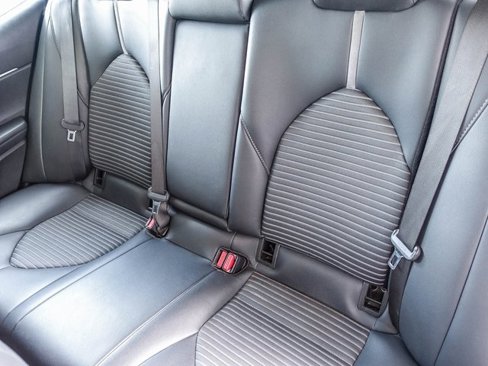 Used 2019 Toyota Camry SE image 22
