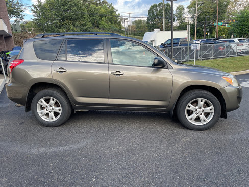Used 2011 Toyota RAV4 4WD image 3