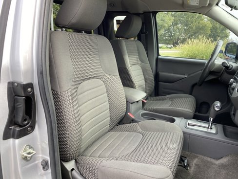 Used 2017 Nissan Frontier SV image 27