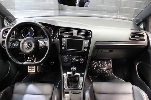 Used 2017 Volkswagen Golf R 4-Door image 18