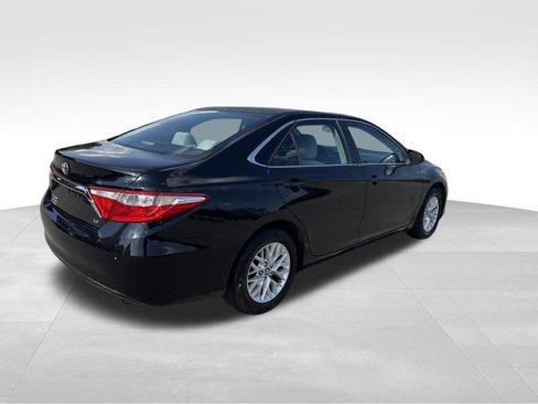 Used 2016 Toyota Camry LE image 6