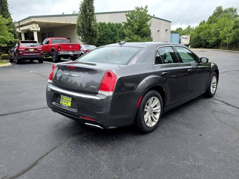 Used 2016 Chrysler 300 Limited image 8