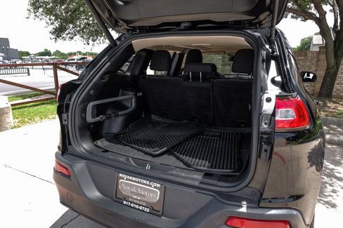 Used 2017 Jeep Cherokee Latitude w/ Comfort/Convenience Group image 62