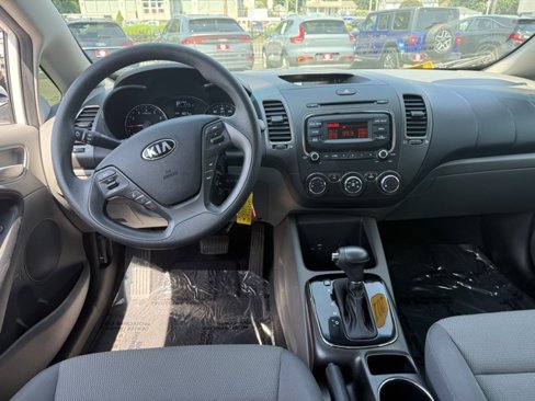 Used 2017 Kia Forte LX image 14