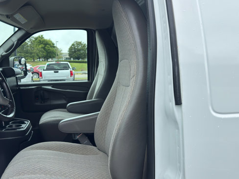 Used 2015 Chevrolet Express 2500 image 13