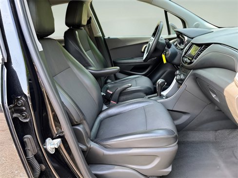 Used 2021 Chevrolet Trax LT image 26