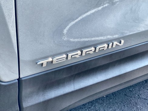 Used 2024 GMC Terrain SLE image 31