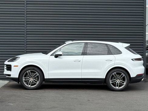 Certified 2024 Porsche Cayenne image 2