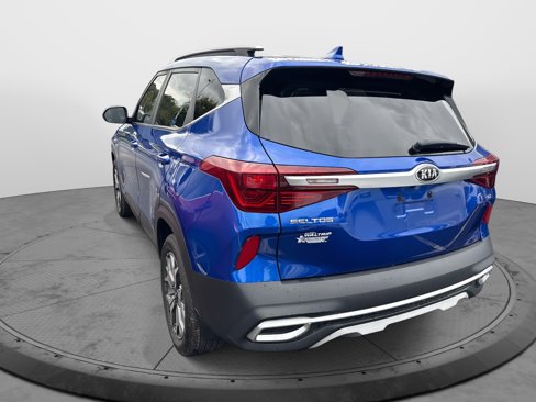 Used 2021 Kia Seltos EX image 6